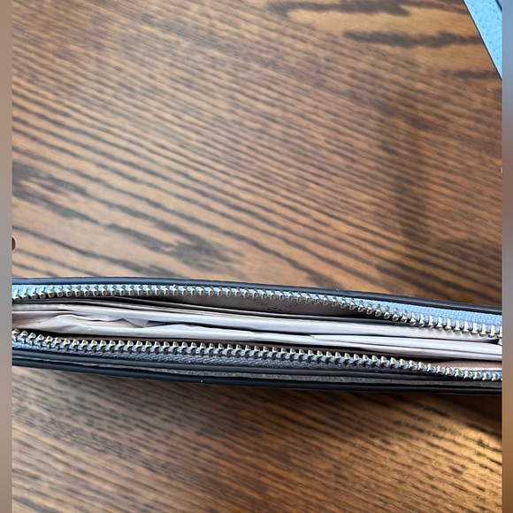 Michael Kors Pebble Leather Wristlet Purse NWT - Picture 3 of 4